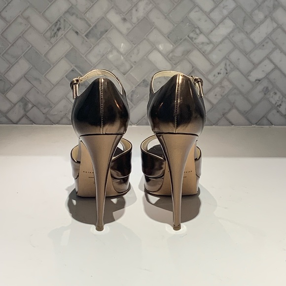 Brian Atwood gold platform pumps 38 - Picture 4 of 5
